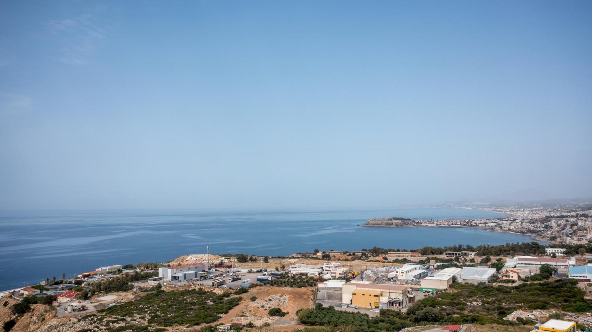 Villa Araucaria - Private Pool, Jacuzzi, Sea View